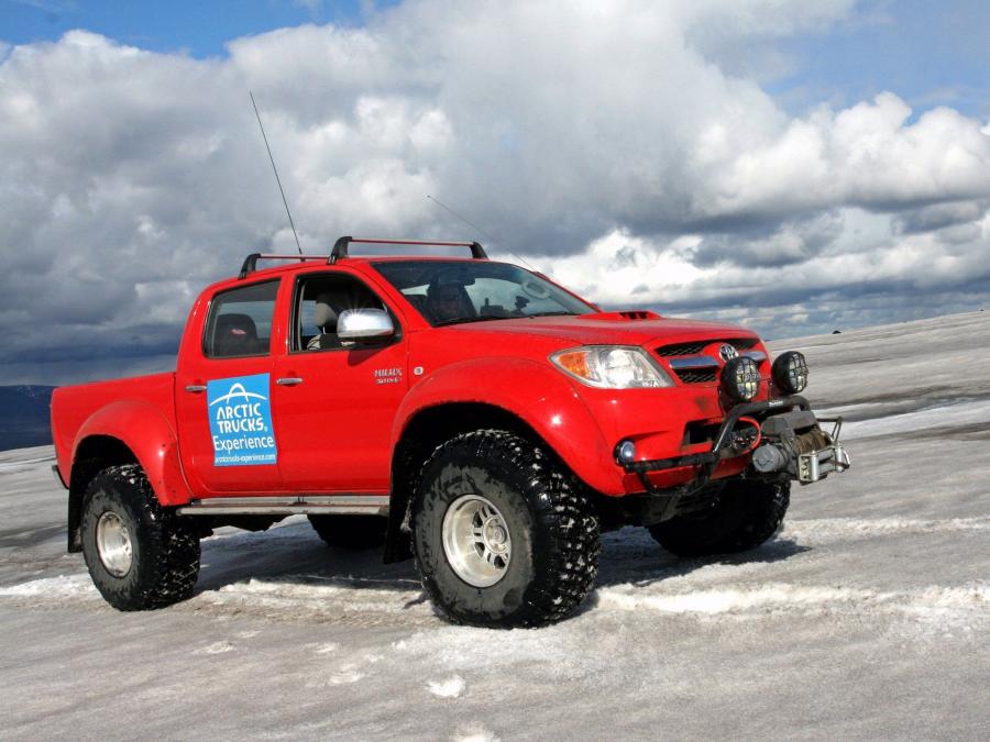  Toyota Hilux Invincible Double Cab by Arctic Trucks 2009 года  (фото 1 из 5)